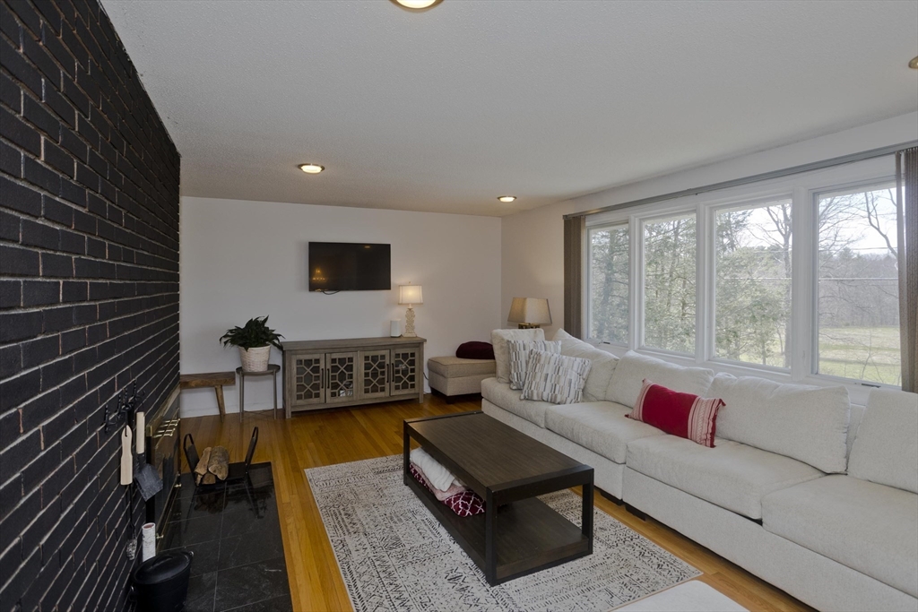 62 Davis Road Southwick, MA 01077 - Photo 5 of 40 Gallery Image 5