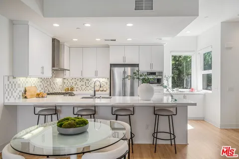 $1,249,000 | 3306 Aria Lane, Los Angeles, CA 90034