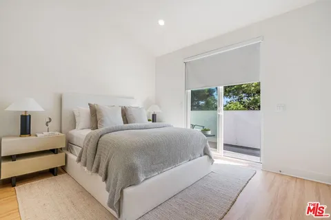 $1,249,000 | 3306 Aria Lane, Los Angeles, CA 90034