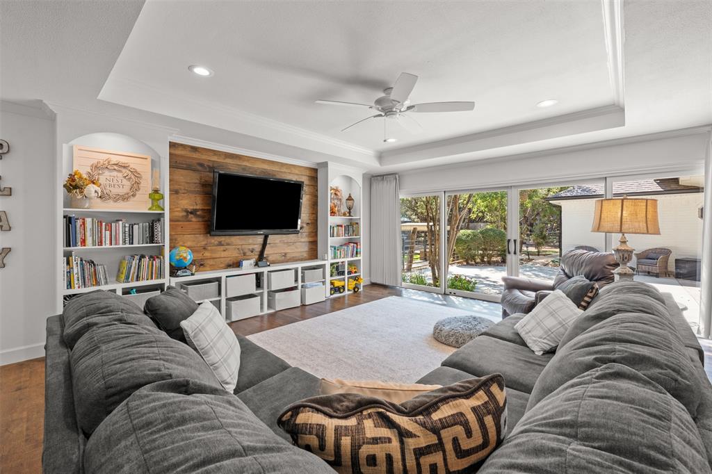 3050 Bosque Ridge Road Crawford, TX 76638 - Photo 21 of 40 a living room with furniture and a flat screen tv