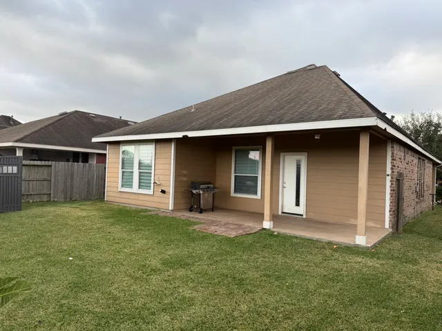 front view of house with a yard