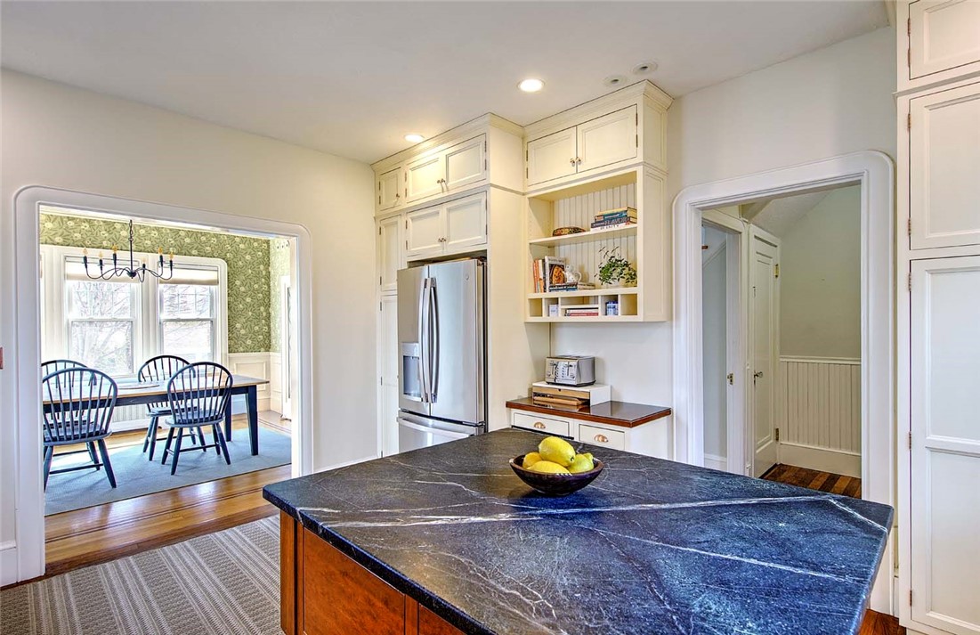 12 Holly Street Providence, RI 02906 - Photo 13 of 44