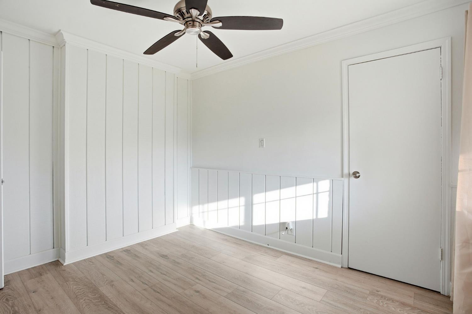 3801 Woodcrest Road Sacramento, CA 95821 - Photo 18 of 35 a view of empty room and window