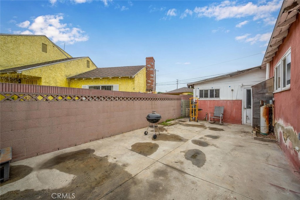 2309 East Killen Court Compton, CA 90221 - Photo 48 of 53 Nice for sitting or BBQing!