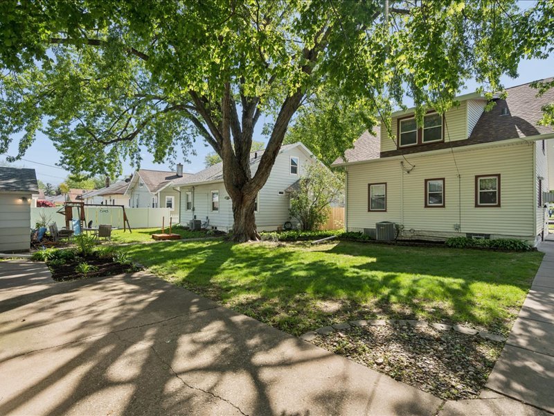 2206 6th Street Moline, IL 61265 - Photo 29 of 36