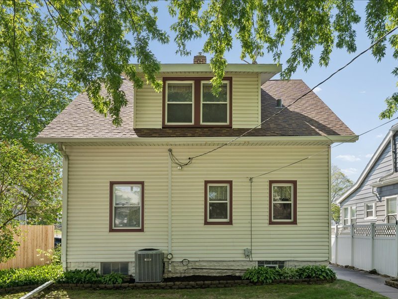 2206 6th Street Moline, IL 61265 - Photo 30 of 36