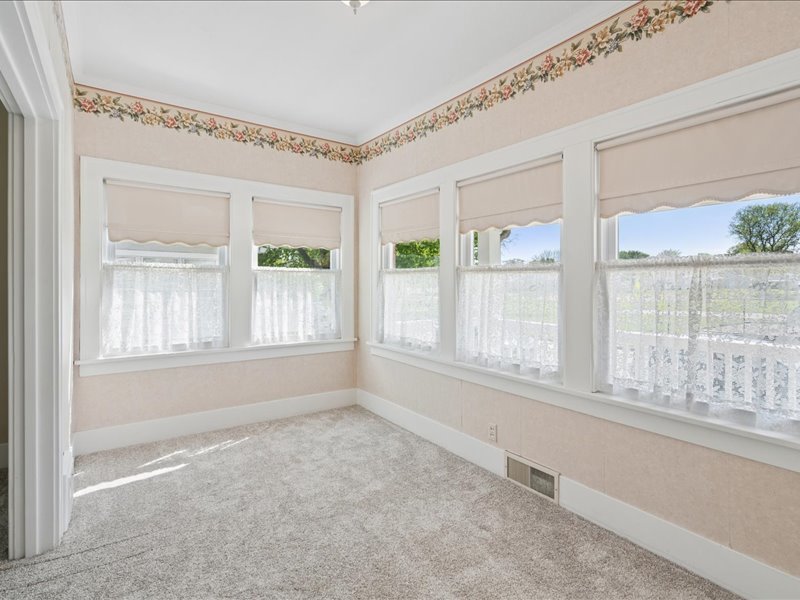 2206 6th Street Moline, IL 61265 - Photo 7 of 36