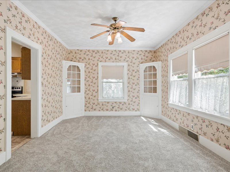 2206 6th Street Moline, IL 61265 - Photo 8 of 36