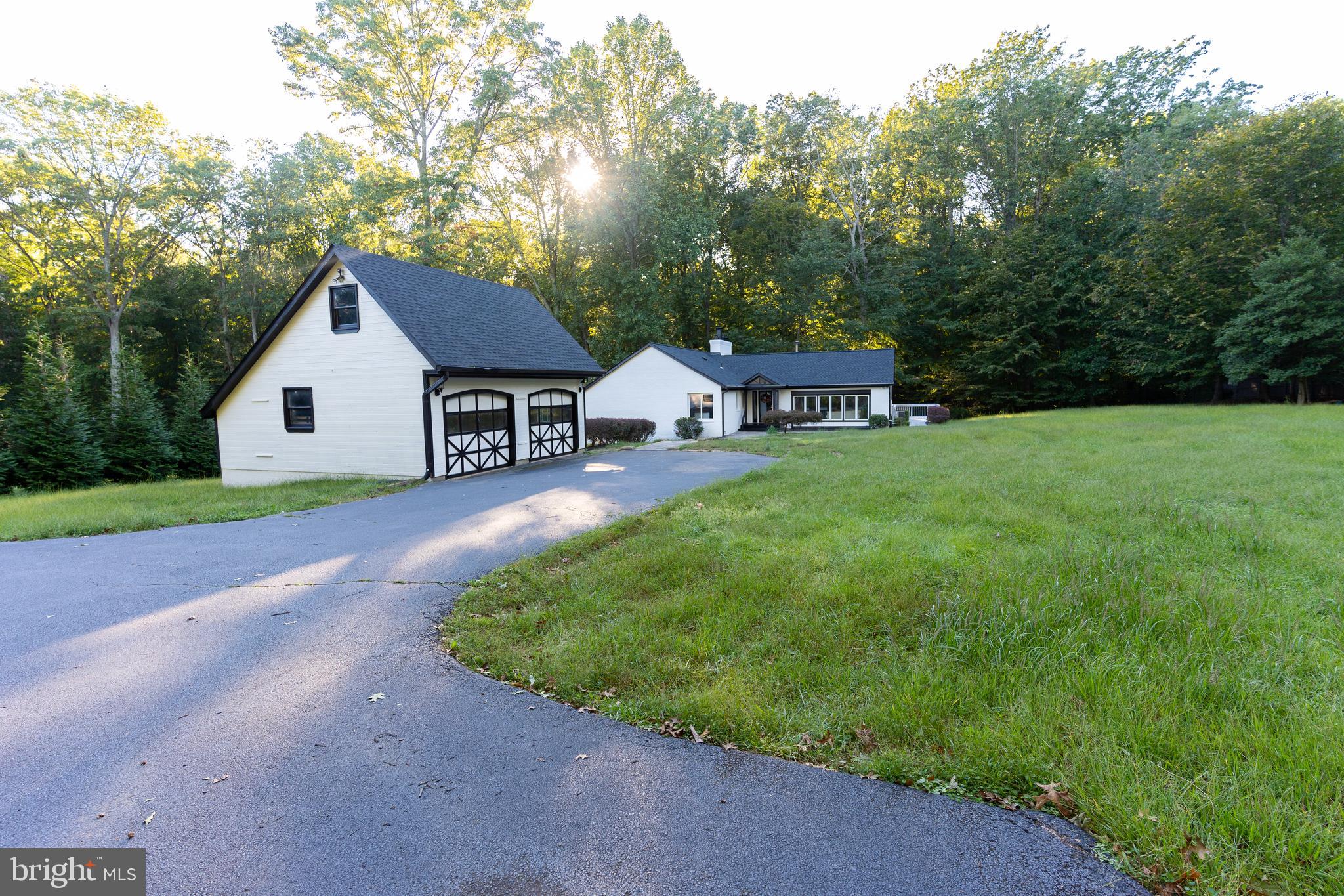 604 Utterback Store Road Great Falls, VA 22066 - Photo 7 of 64