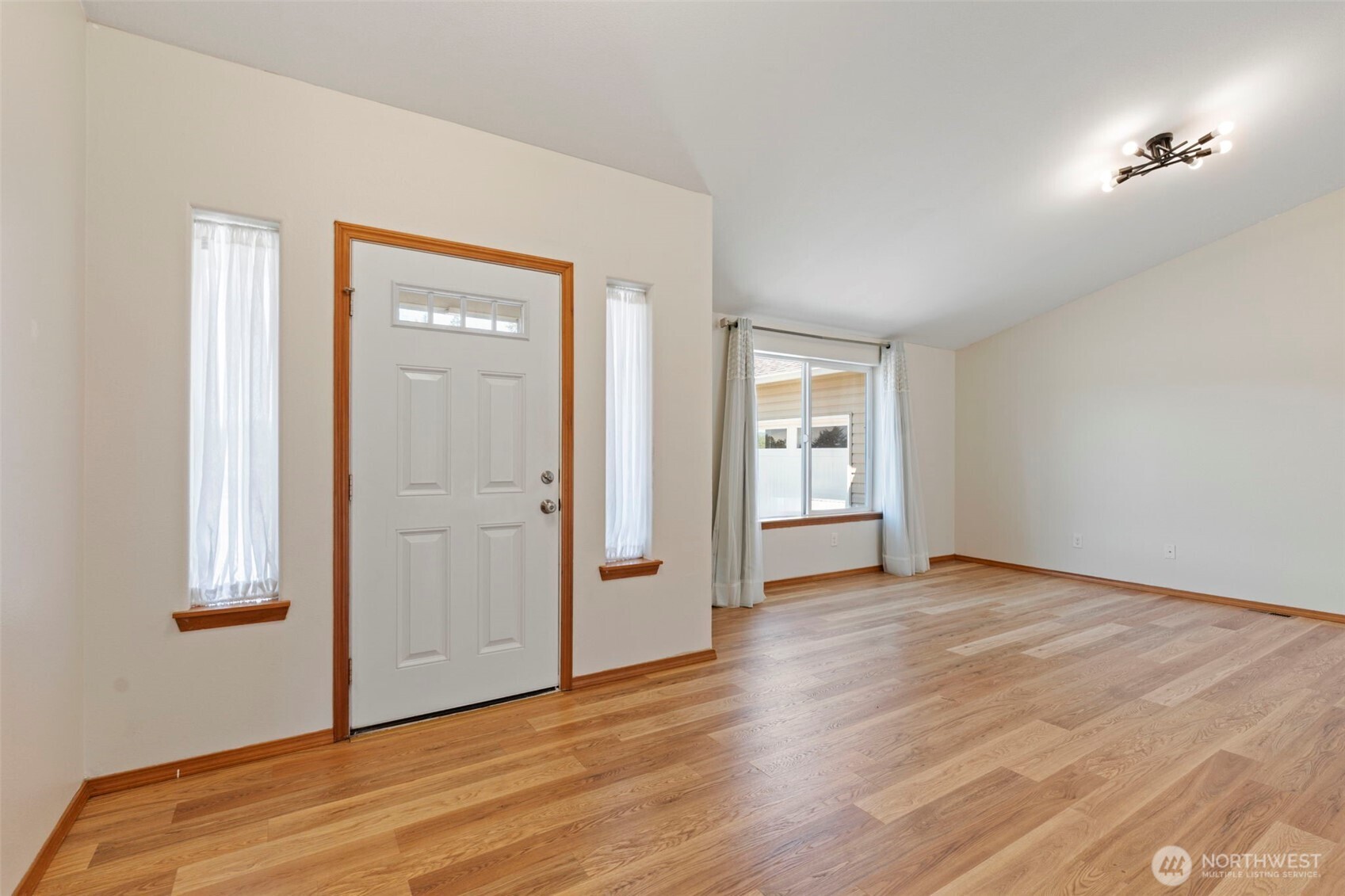 18408 Kohse Lane Southwest Rochester, WA 98579 - Photo 4 of 36