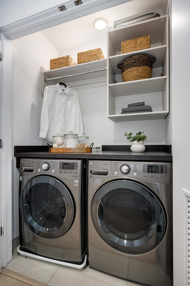1000 West Monroe Street, Unit 502 Chicago, IL 60607 - Photo 29 of 29 a utility room with dryer and washer