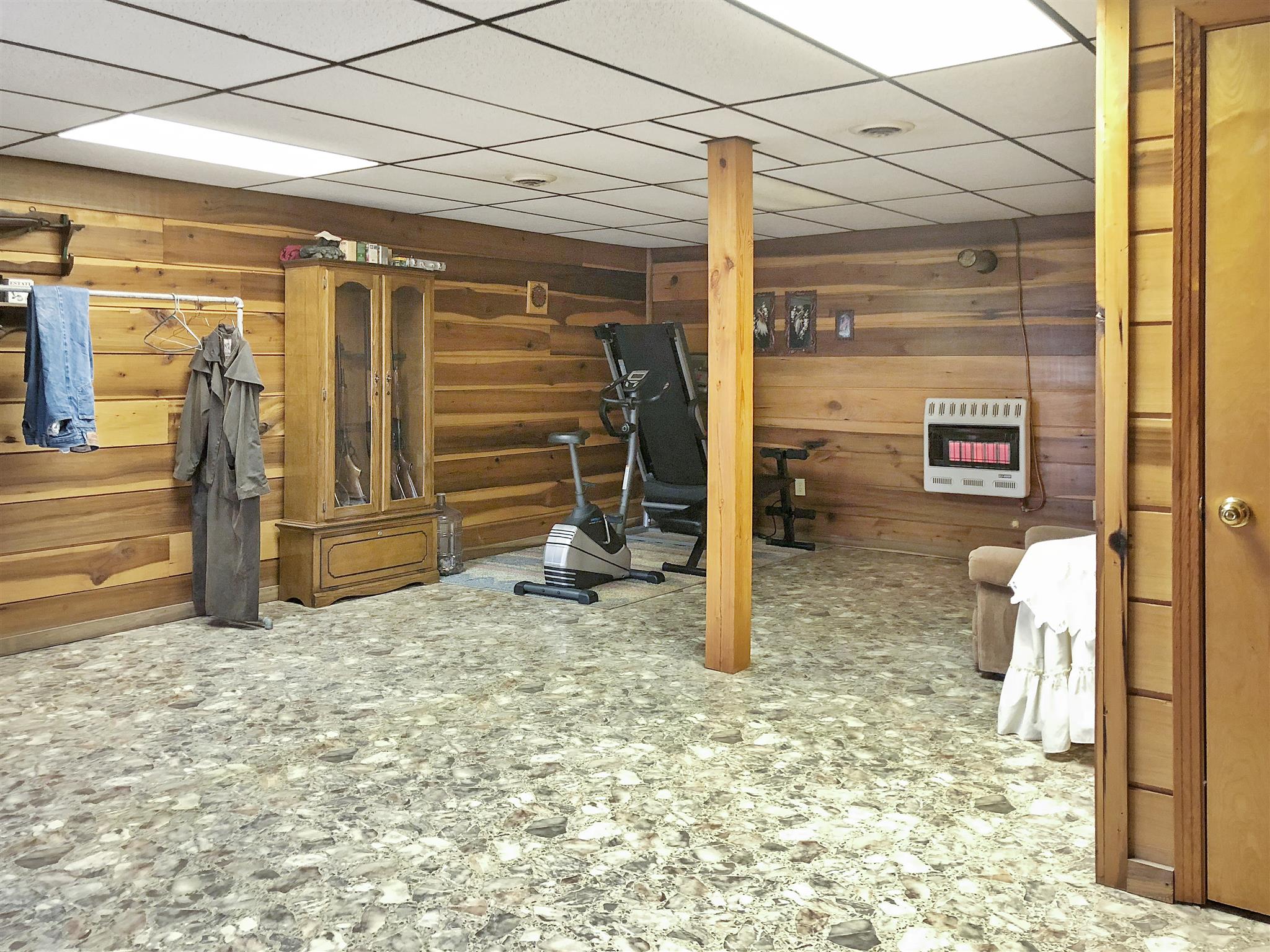 121 Edenway Road Dover, TN 37058 - Photo 15 of 24 open flex space in basement