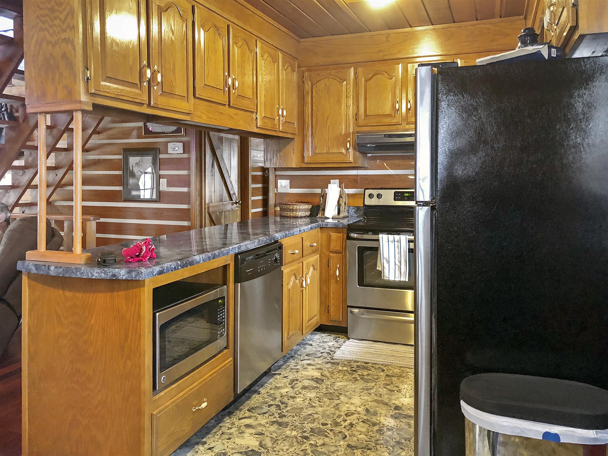 121 Edenway Road Dover, TN 37058 - Photo 8 of 24 All appliances remain.
