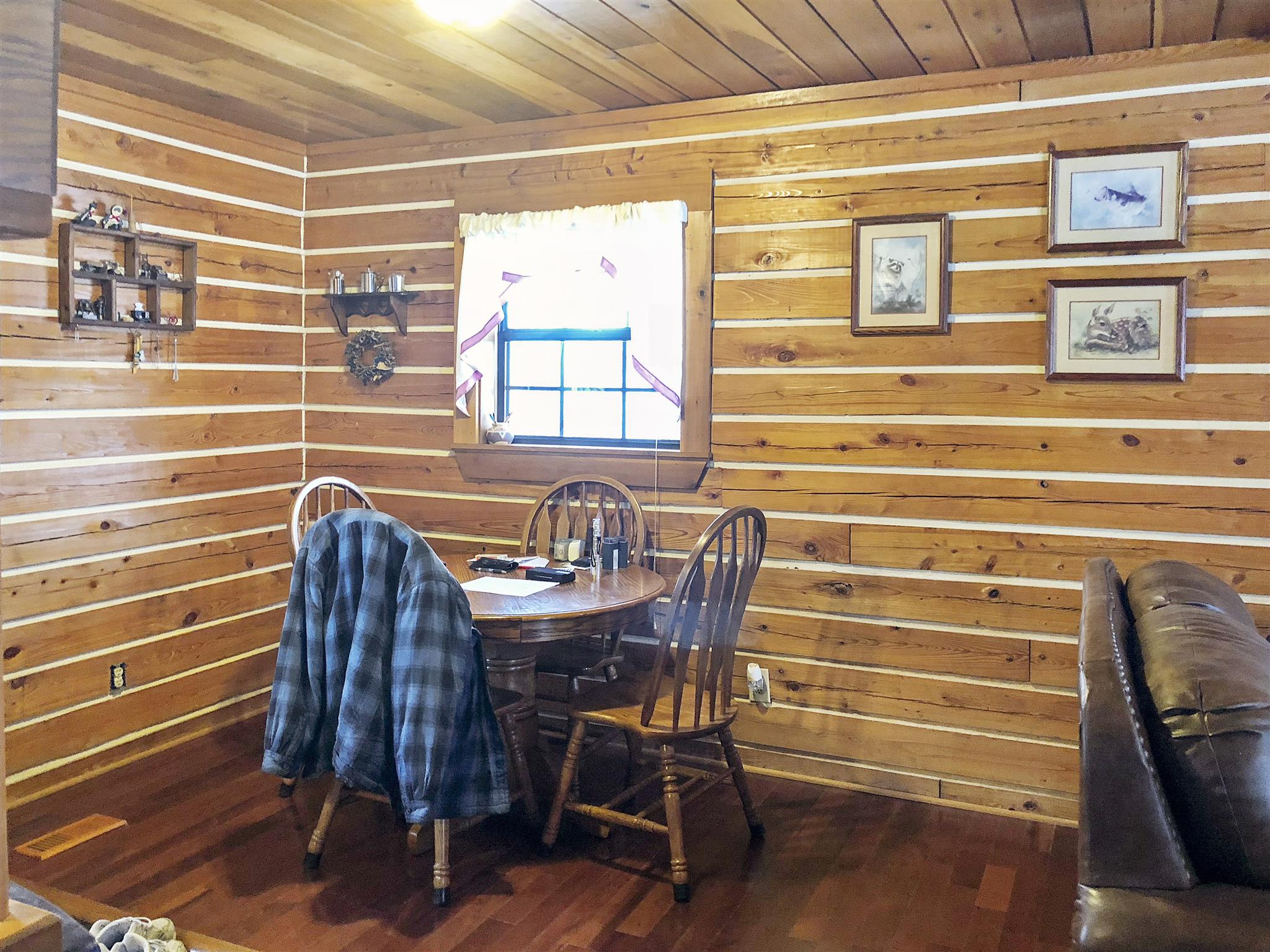121 Edenway Road Dover, TN 37058 - Photo 9 of 24 Dining area adjoins great room