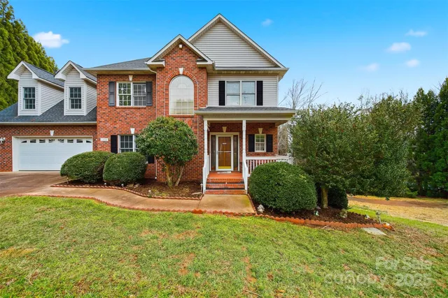 $424,900 | 4434 Steeple Chase Drive, Hickory, NC 28601
