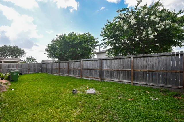 $1,900 | 7926 Westington Lane, Houston, TX 77040