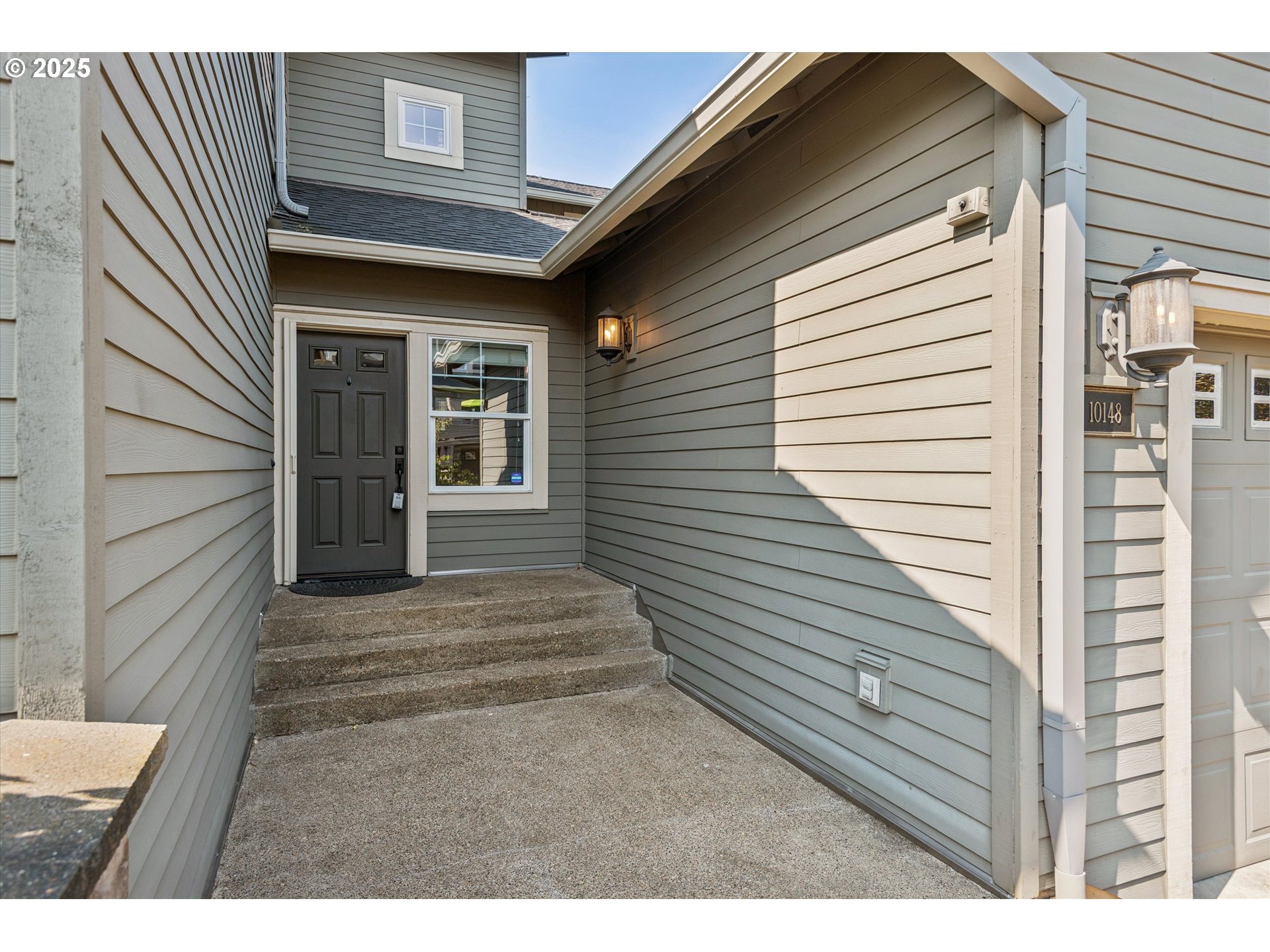 10148 Southeast Bristol Loop Happy Valley, OR 97086 - Photo 2 of 35 Entrance/Foyer