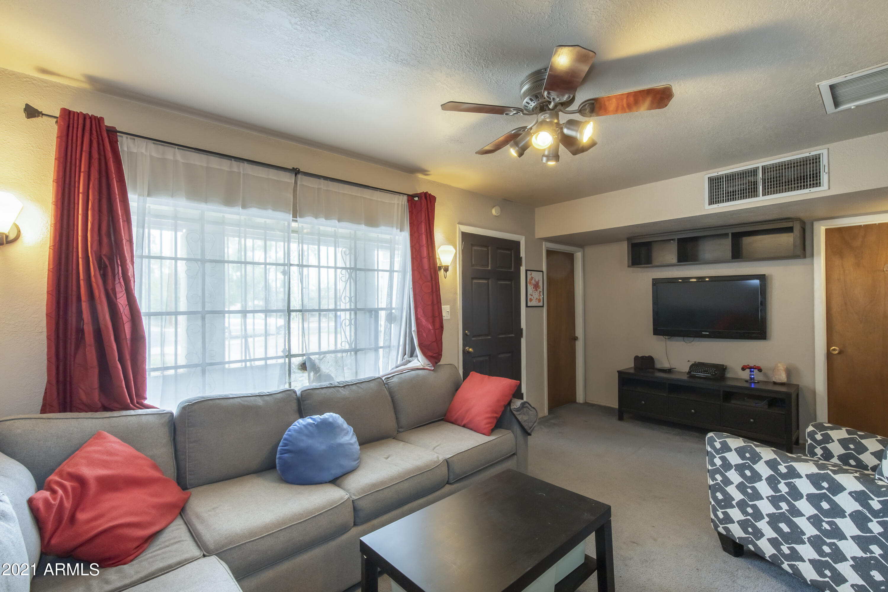 3021 West Madison Street Phoenix, AZ 85009 - Photo 3 of 20 Living Room