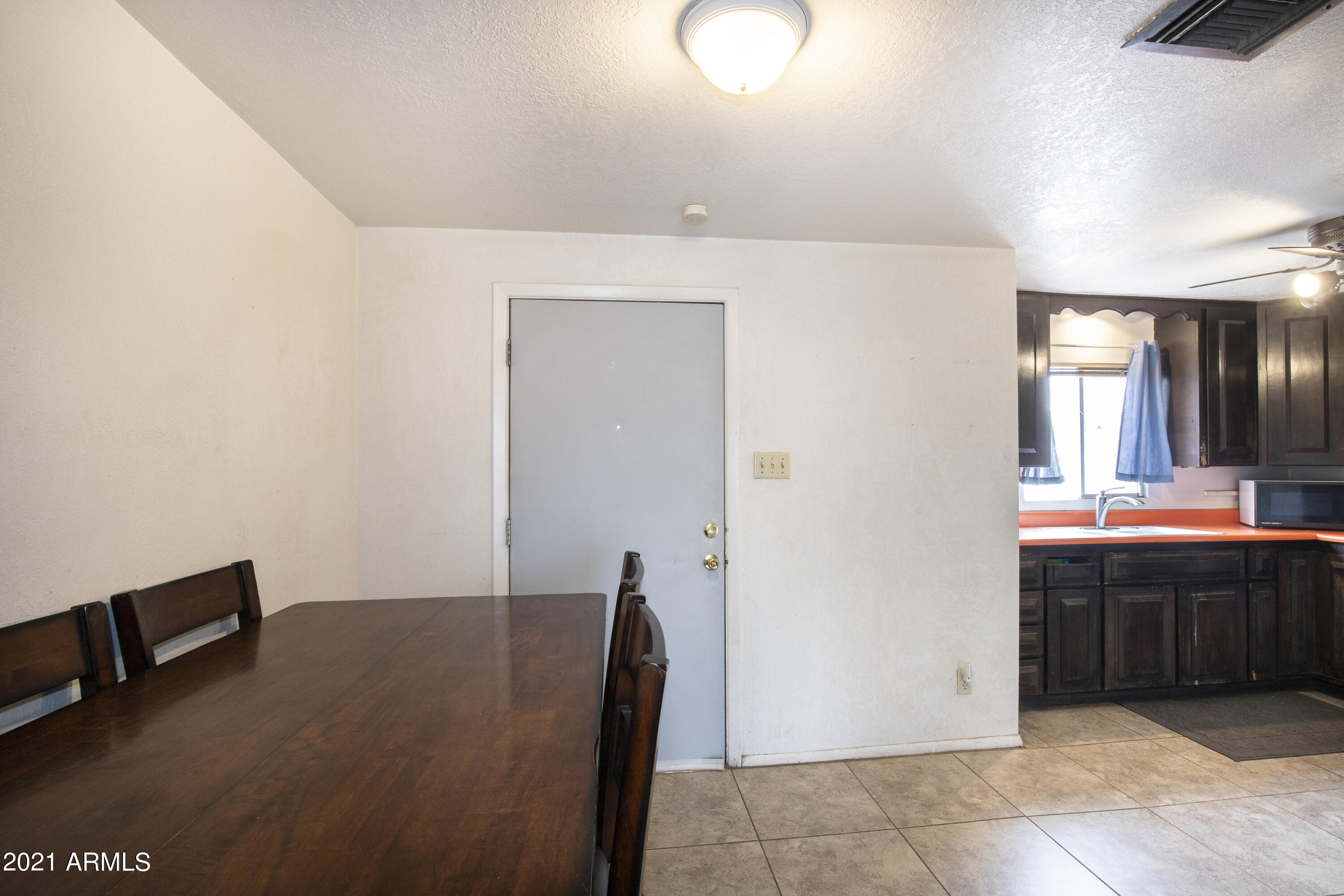 3021 West Madison Street Phoenix, AZ 85009 - Photo 6 of 20 Kitchen