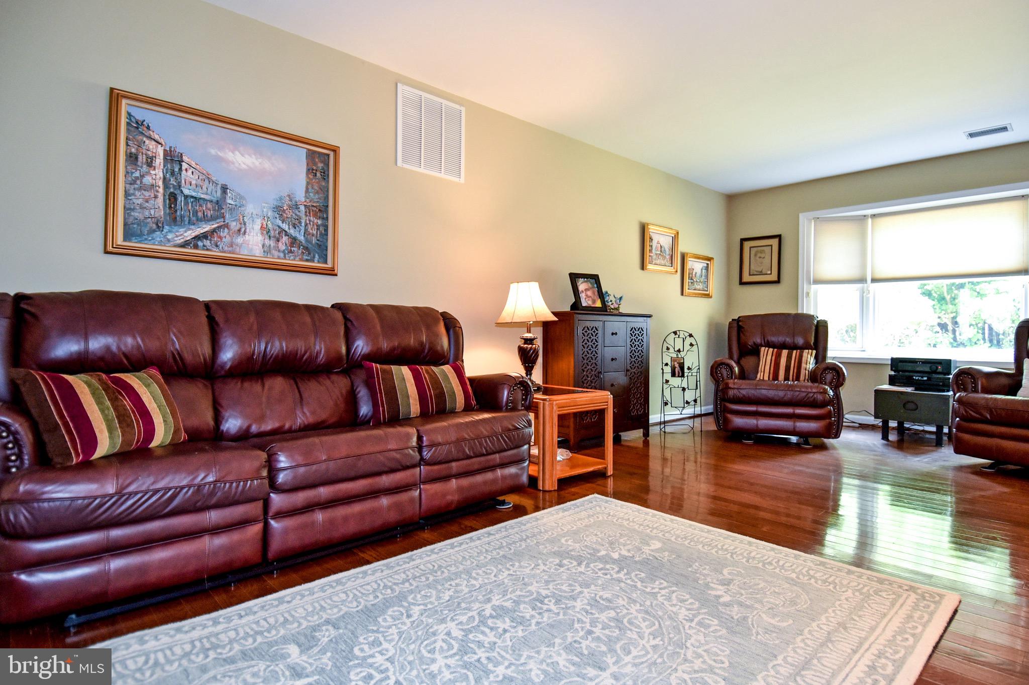 7074 Riley Road Warrenton, VA 20187 - Photo 5 of 48 Gallery Image 5