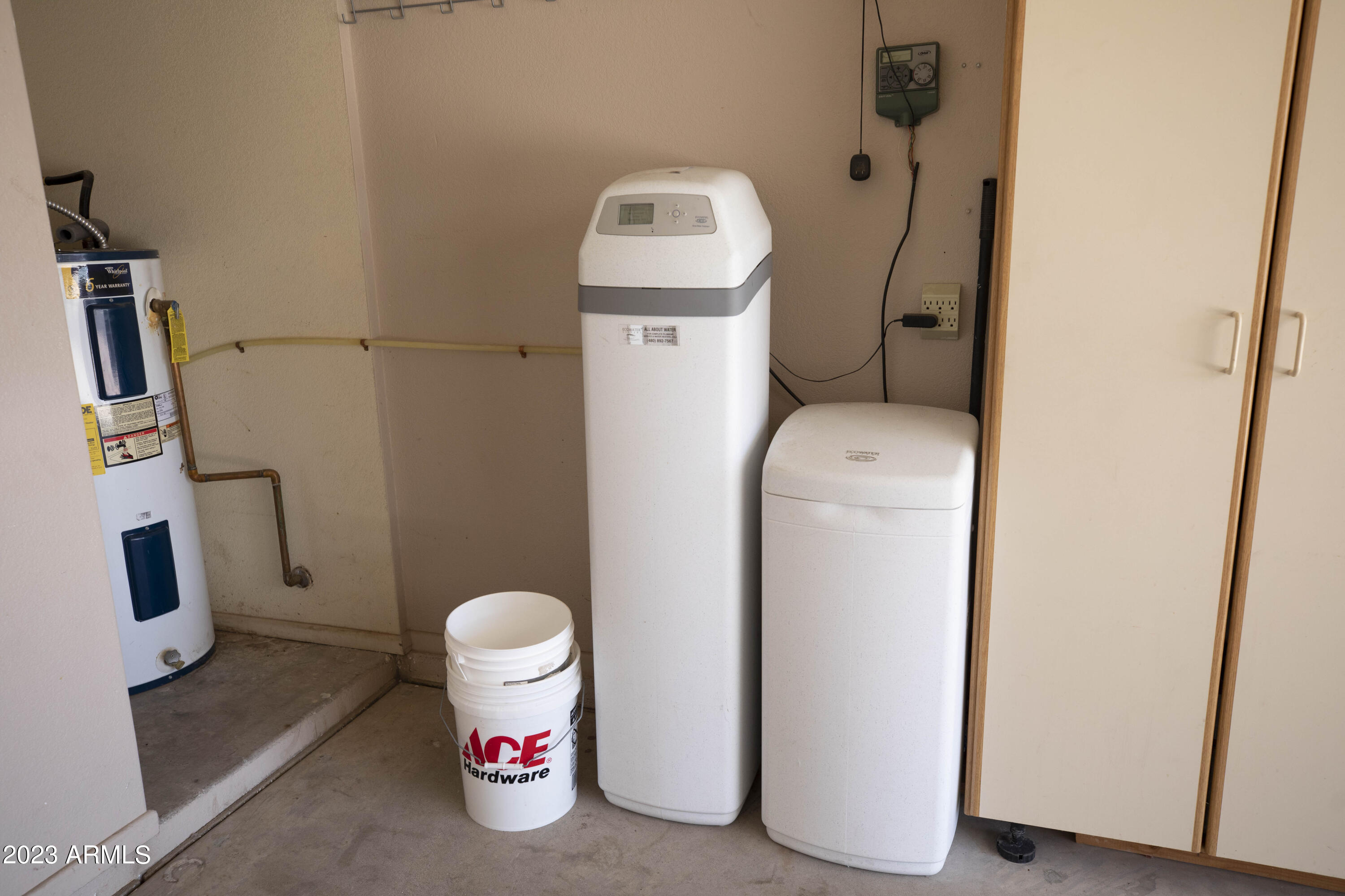 608 East Appaloosa Road Gilbert, AZ 85296 - Photo 31 of 38 a utility room with dryer and washer