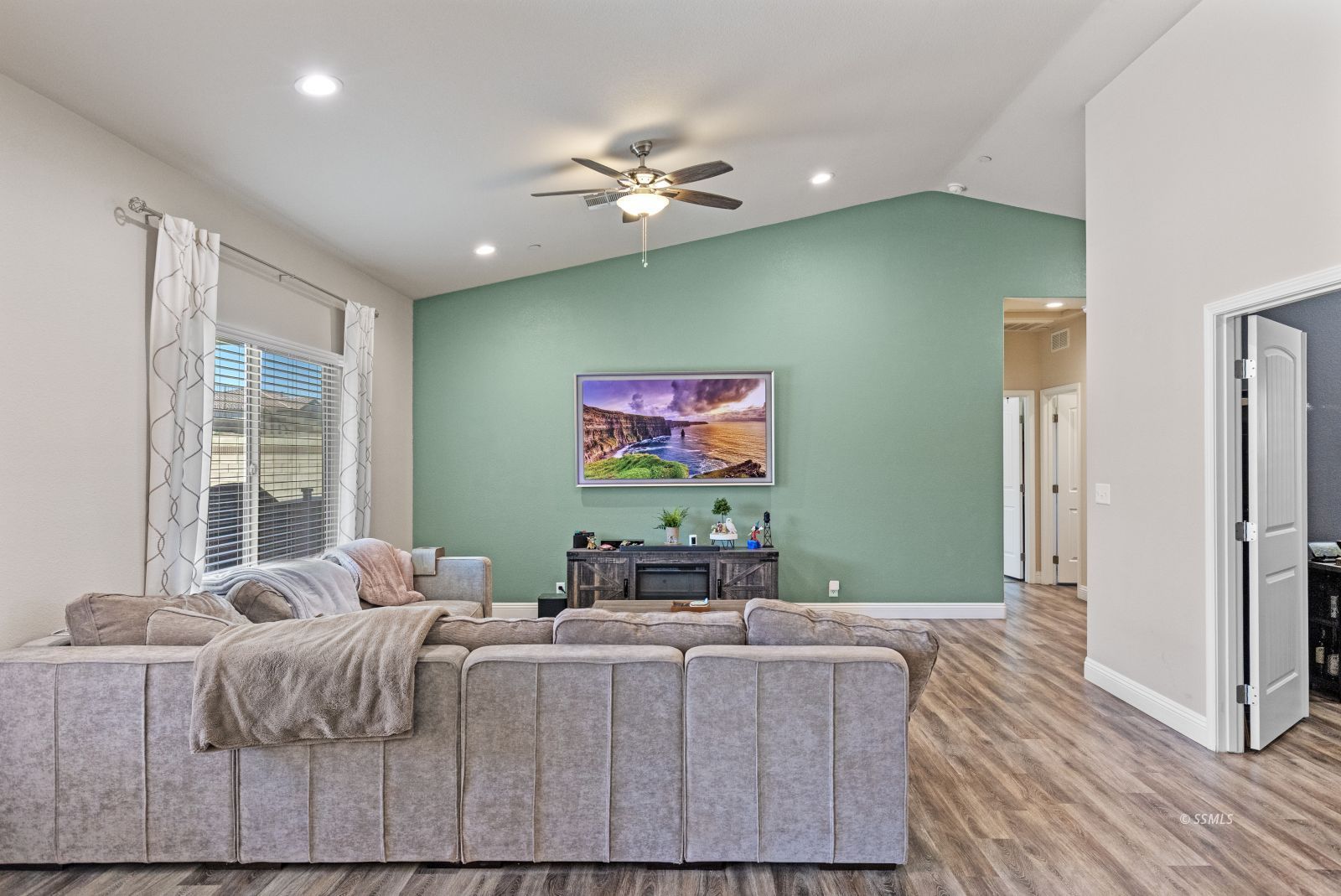 125 Rainshadow Court Ridgecrest, CA 93555 - Photo 12 of 47 Gallery Image 12