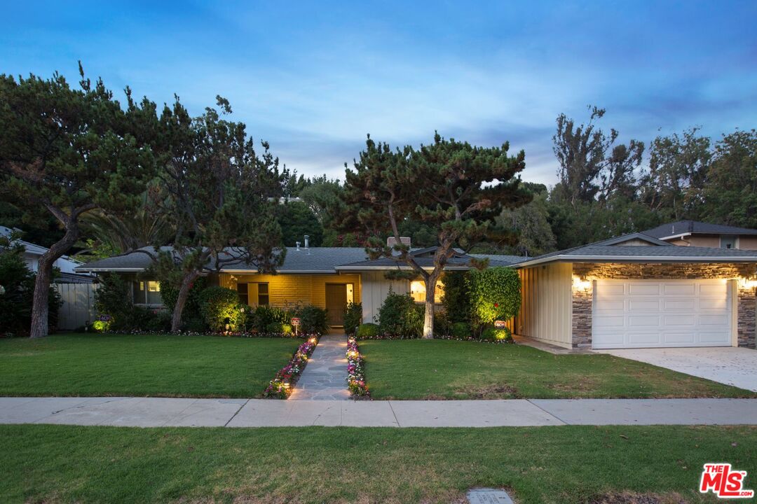 11787 Bellagio Road Los Angeles, CA 90049 - Photo 2 of 25