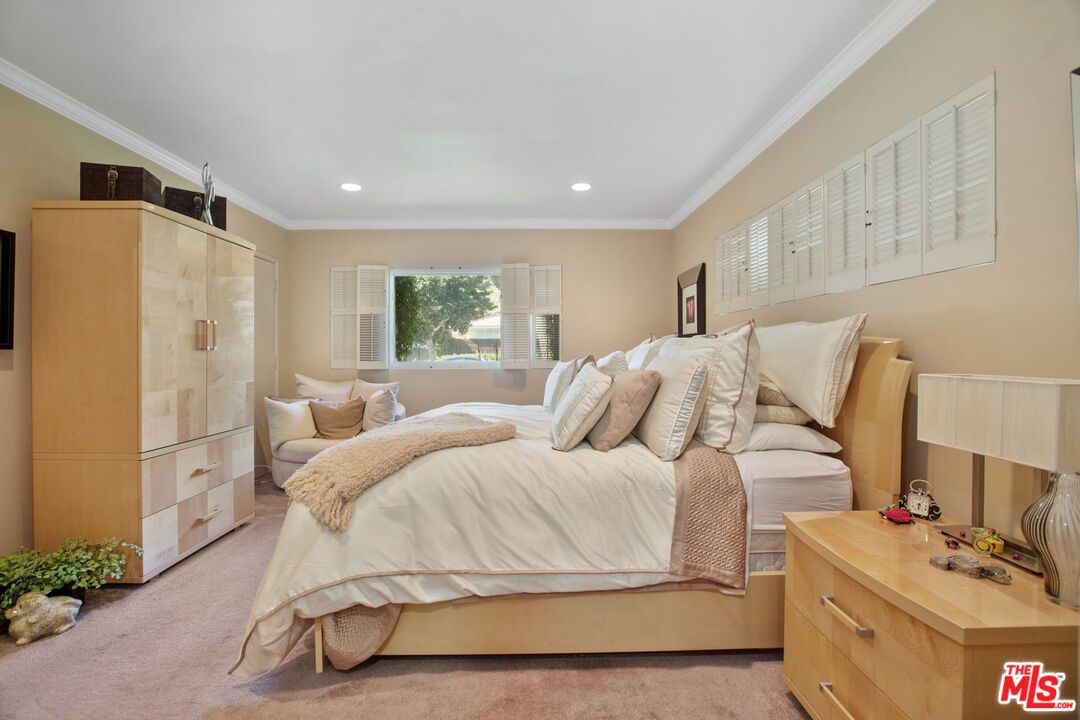11787 Bellagio Road Los Angeles, CA 90049 - Photo 12 of 25
