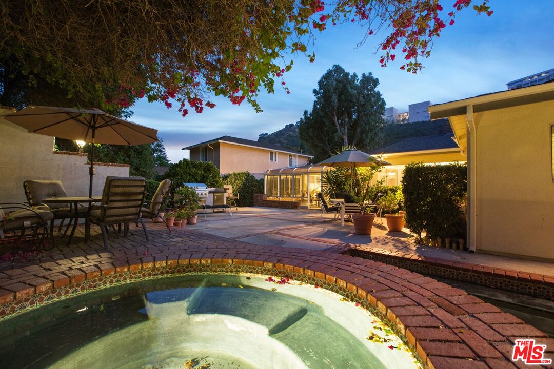 11787 Bellagio Road Los Angeles, CA 90049 - Photo 20 of 25