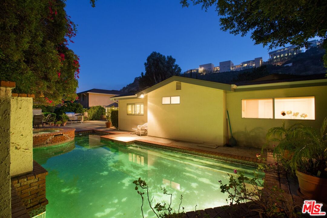11787 Bellagio Road Los Angeles, CA 90049 - Photo 22 of 25