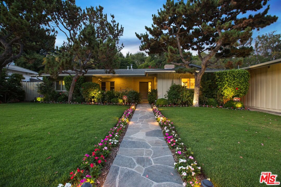 11787 Bellagio Road Los Angeles, CA 90049 - Photo 4 of 25