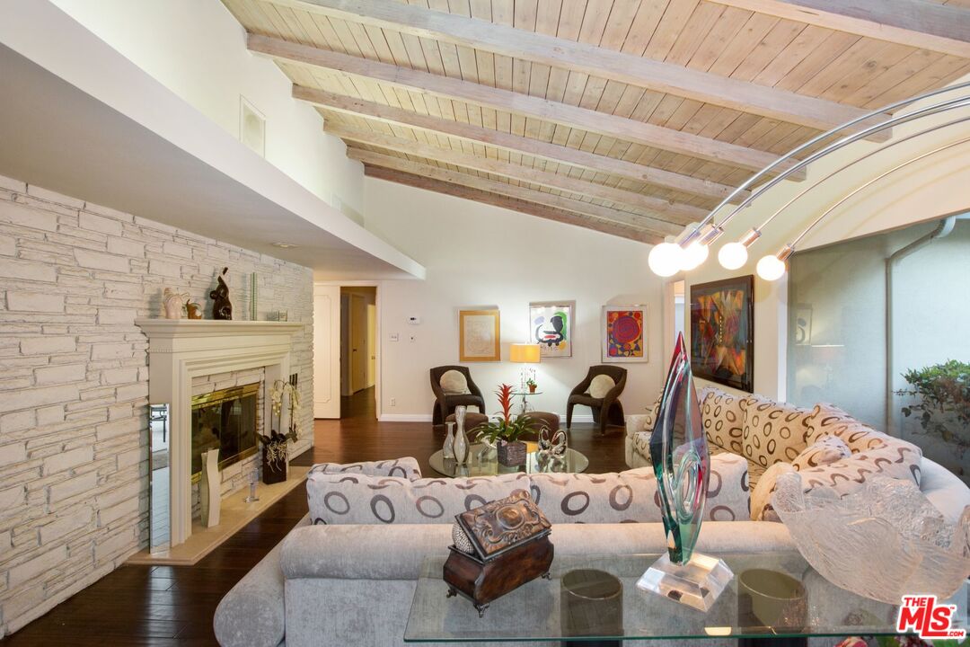 11787 Bellagio Road Los Angeles, CA 90049 - Photo 6 of 25