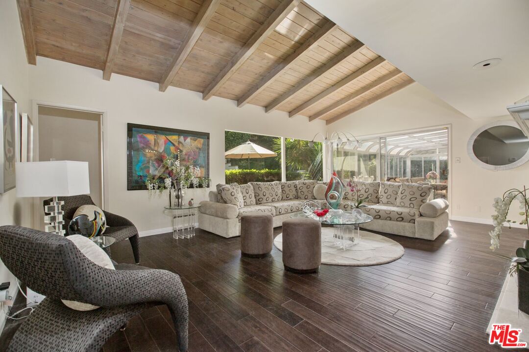11787 Bellagio Road Los Angeles, CA 90049 - Photo 10 of 25