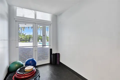 $4,700 | 6515 Collins Avenue, Unit 1806, Miami Beach, FL 33141