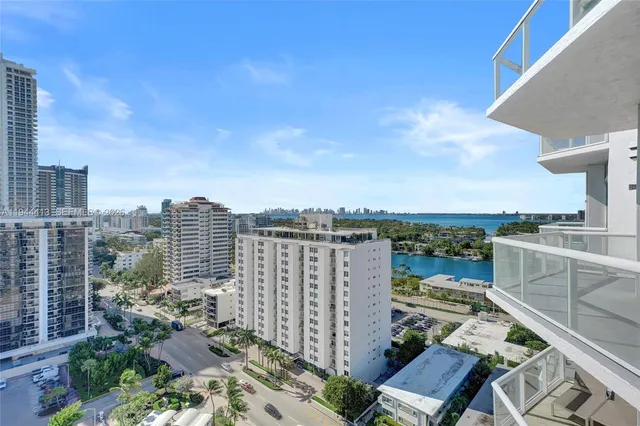 $4,700 | 6515 Collins Avenue, Unit 1806, Miami Beach, FL 33141