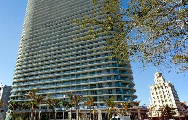 $12,000 | 400 Central Avenue, Unit 2001, St. Petersburg, FL 33701