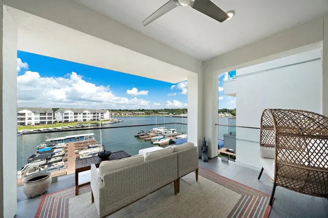 $374,000 | 199 Waterpoint Court, Unit 304, Conroe, TX 77304