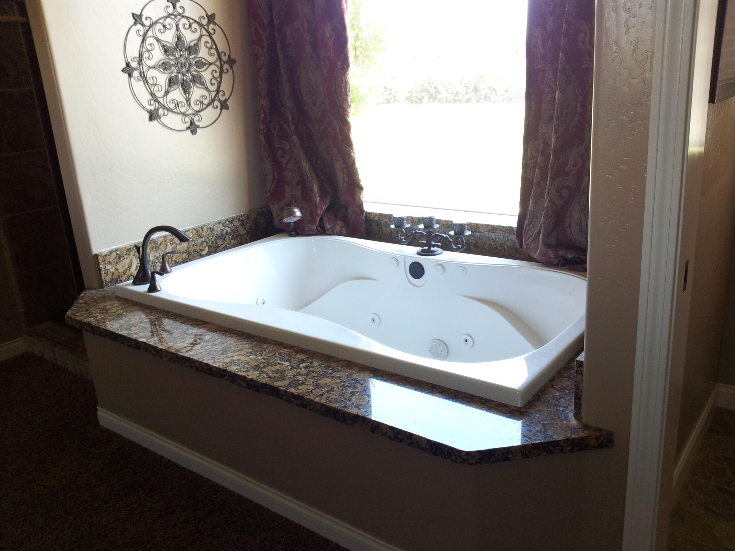 22223 Carson Avenue Exeter, CA 93221 - Photo 42 of 61 Master Bath Bathtub 2