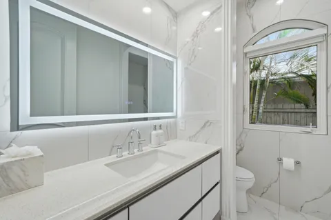 $5,995,000 | 5600 Coastal Drive, Boca Raton, FL 33487