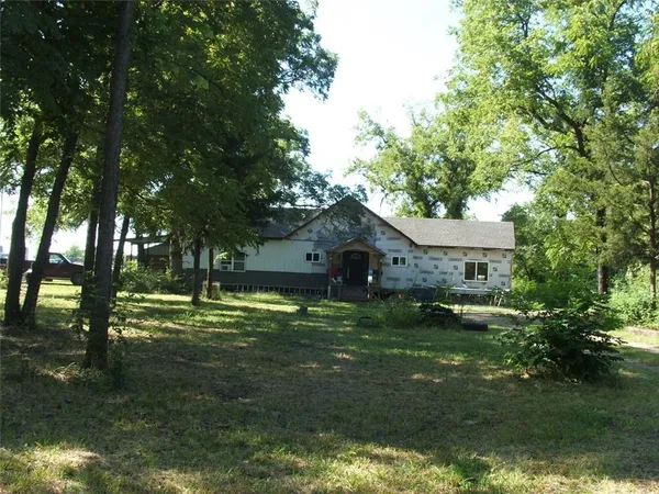 $84,900 | 1523 Bridge Street, Humboldt, KS 66748