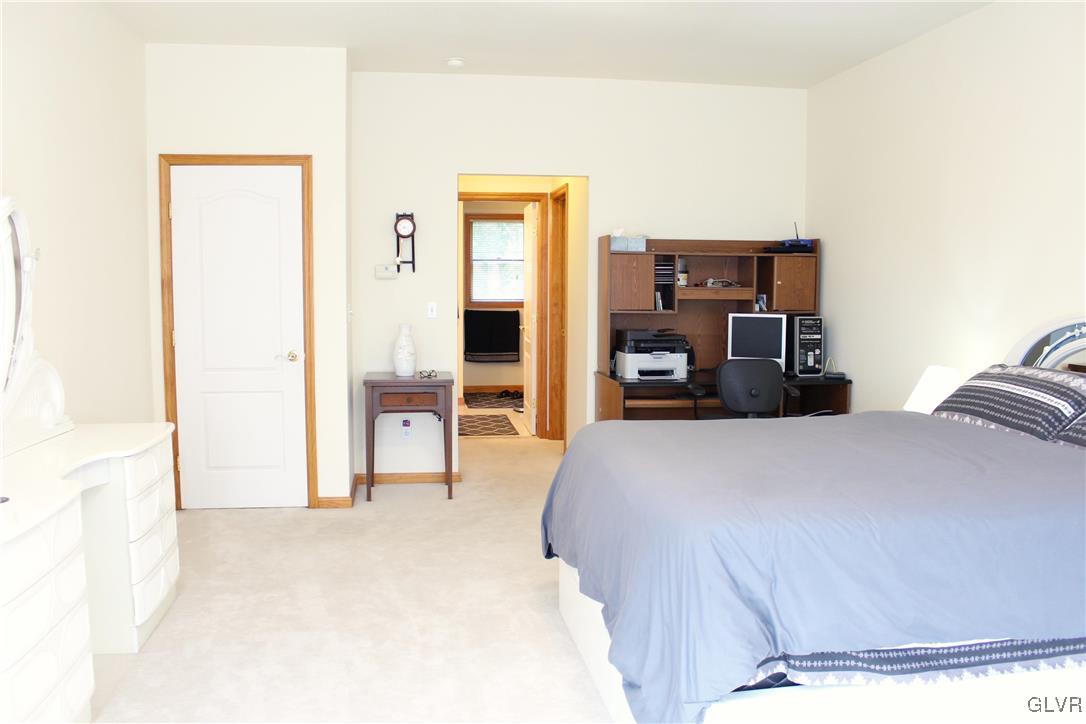 306 Edgemont Road Stroudsburg, PA 18360 - Photo 19 of 34 Gallery Image 19