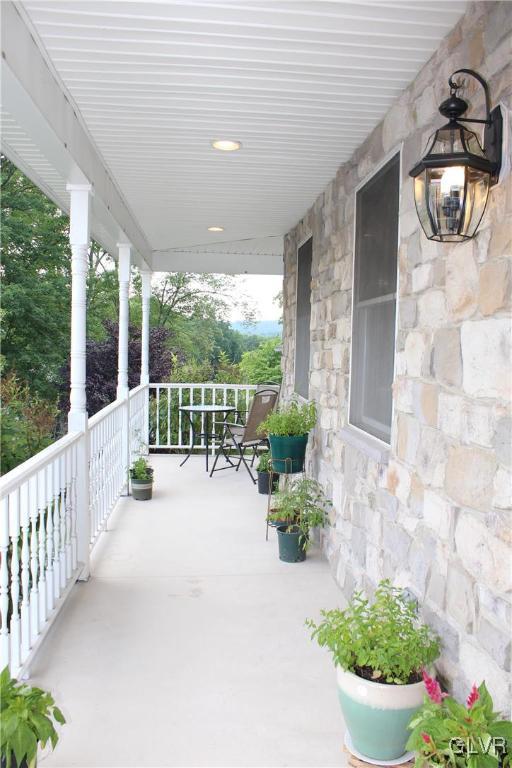 306 Edgemont Road Stroudsburg, PA 18360 - Photo 3 of 34 Gallery Image 3