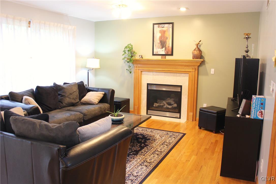 306 Edgemont Road Stroudsburg, PA 18360 - Photo 6 of 34 Gallery Image 6