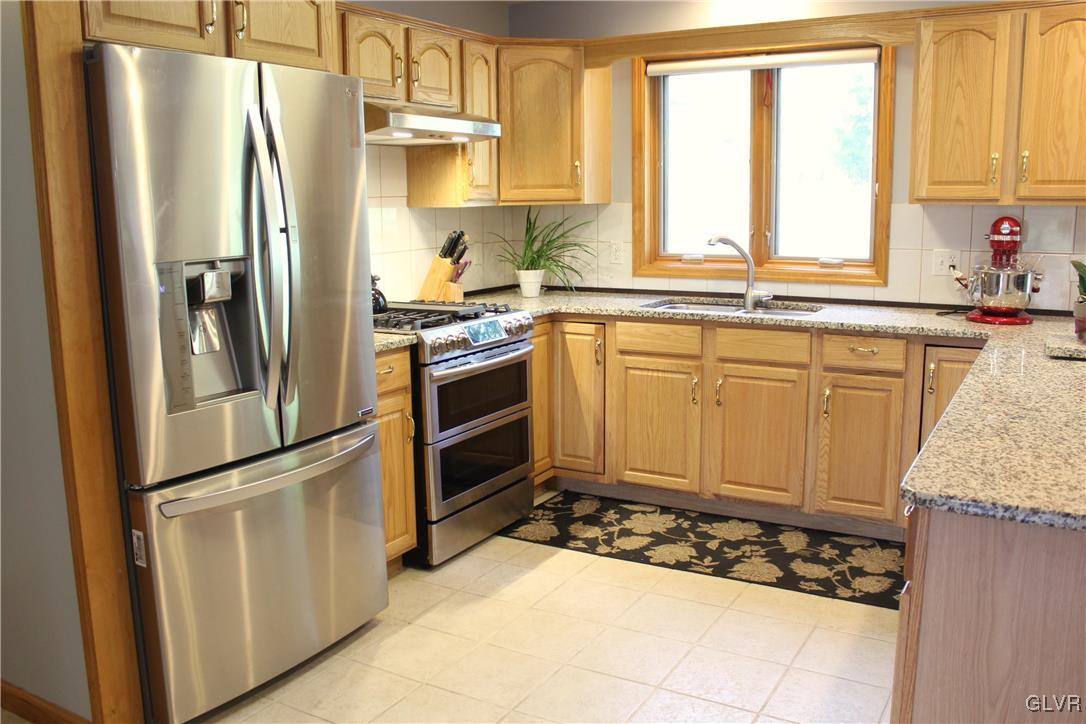 306 Edgemont Road Stroudsburg, PA 18360 - Photo 8 of 34 Gallery Image 8