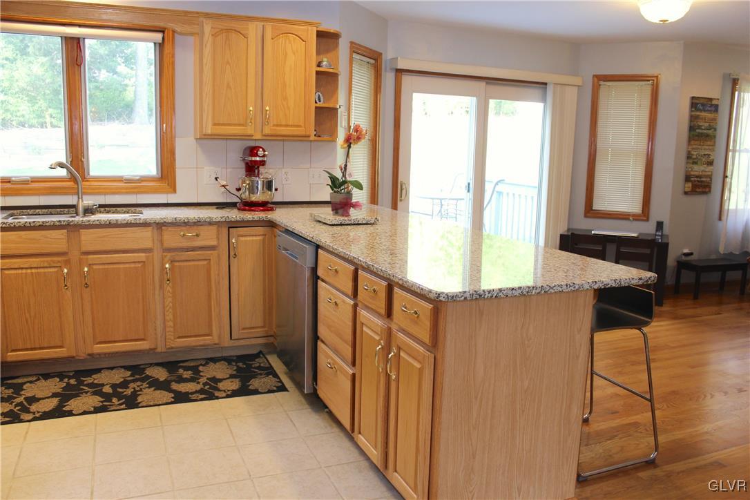 306 Edgemont Road Stroudsburg, PA 18360 - Photo 9 of 34 Gallery Image 9