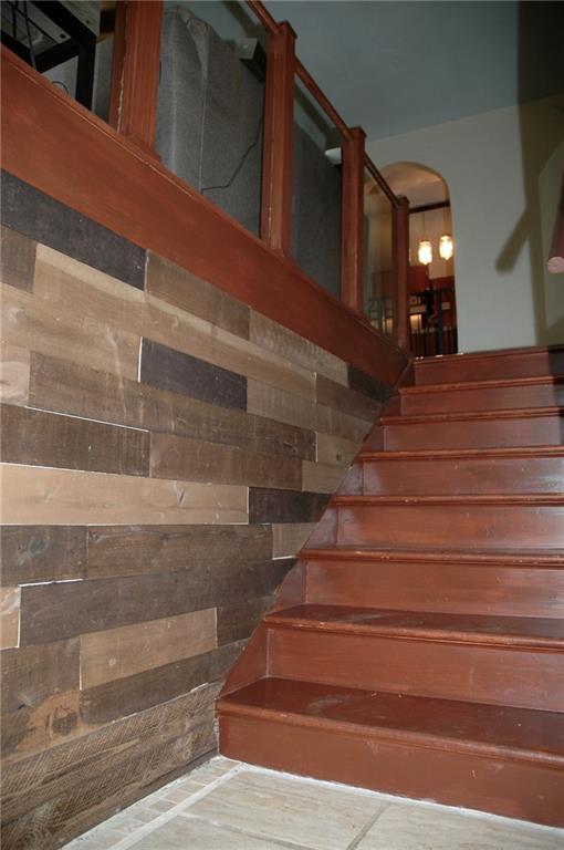 440 West Starz Road Gibsonia, PA 15044 - Photo 2 of 24 Beautiful accent wall accents this entry way
