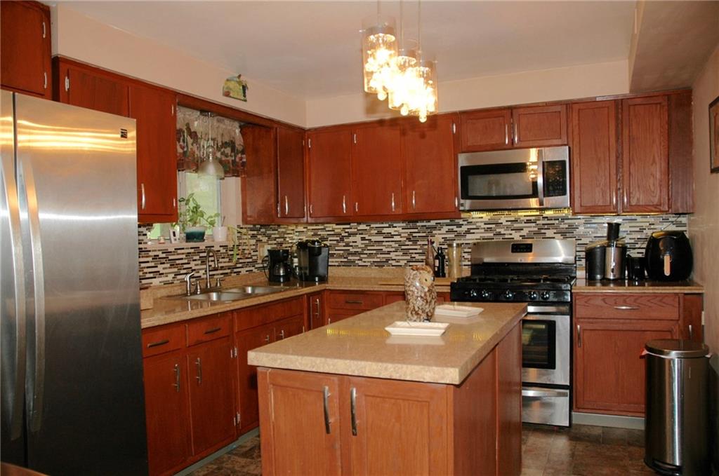 440 West Starz Road Gibsonia, PA 15044 - Photo 5 of 24 Move right in and start making delicious meals in this grand kitchen