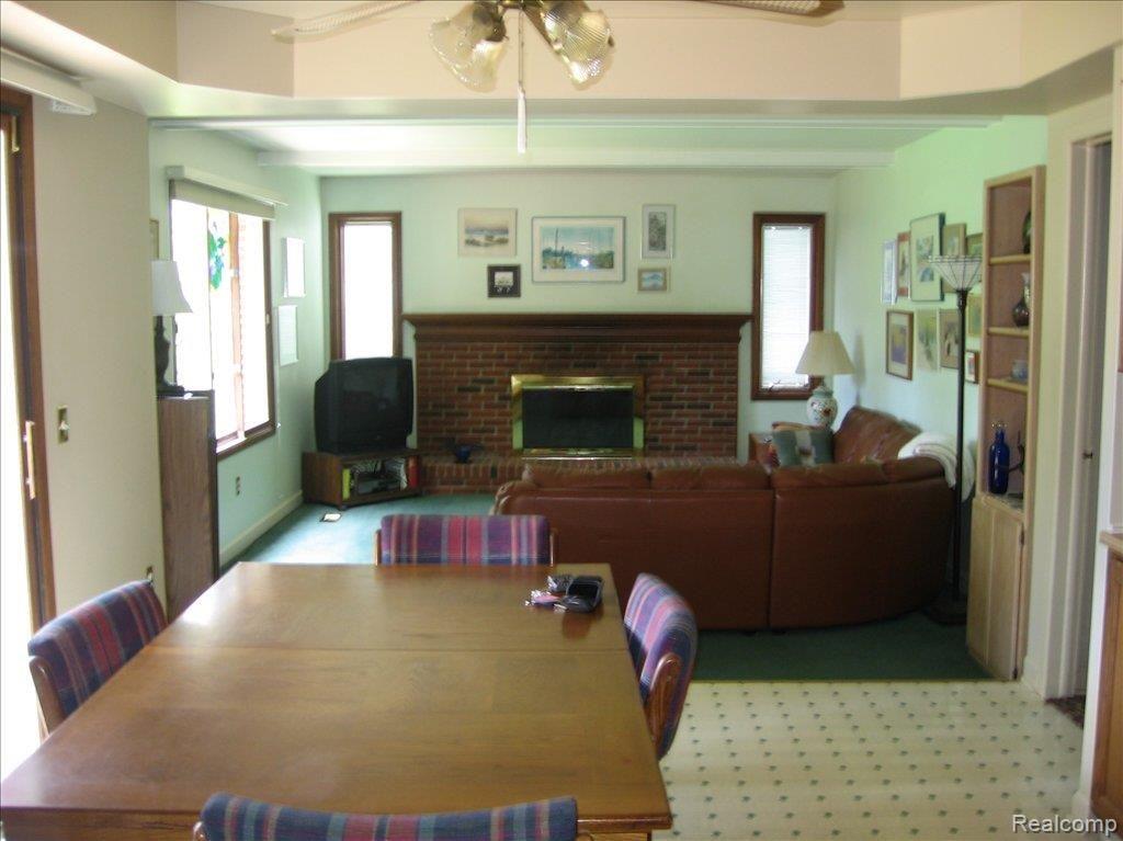 590 Ten Point Drive Rochester, MI 48309 - Photo 11 of 17 Family Room/Nook