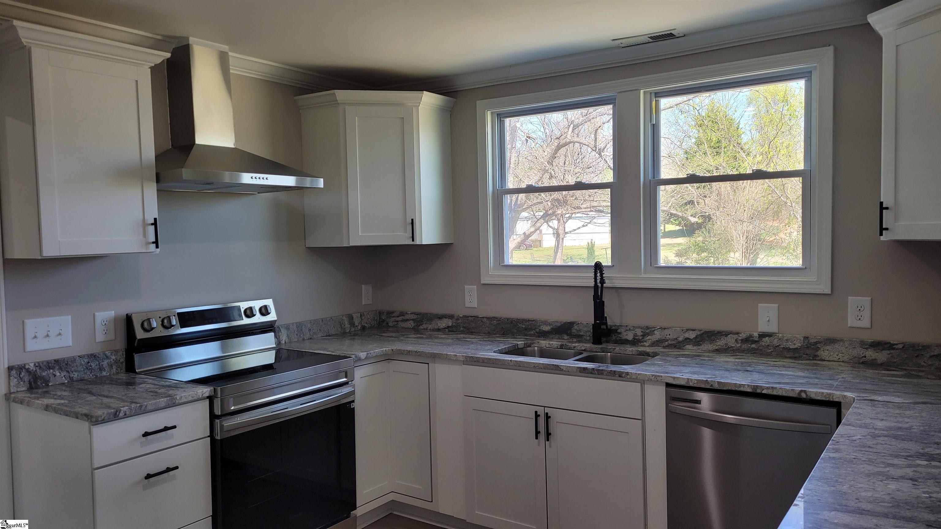 202 Arrowood Branch Road Chesnee, SC 29323 - Photo 10 of 29