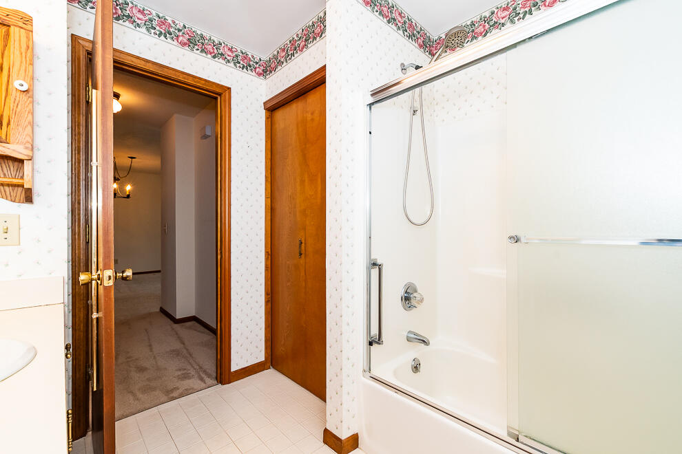 5286 Green Meadow Road Kalamazoo, MI 49009 - Photo 17 of 33 RN5_2273
